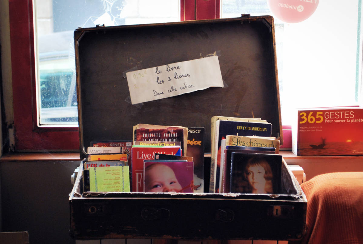 la patronne - bar librairie - lille